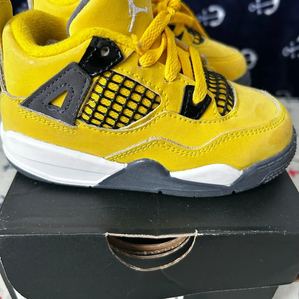 Jordan 4 Retro “Lightning” Sz 8c Excellent Condition Worn Once With Box - Picture 3 of 6